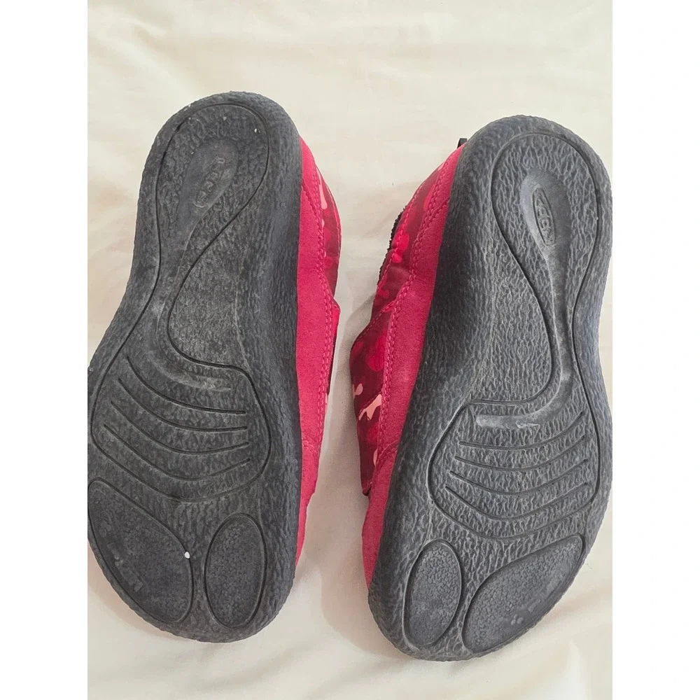 Keen Kids Howser II Pink Camo Fleece Lined‎ Slip On Shoes Size 2 1025519